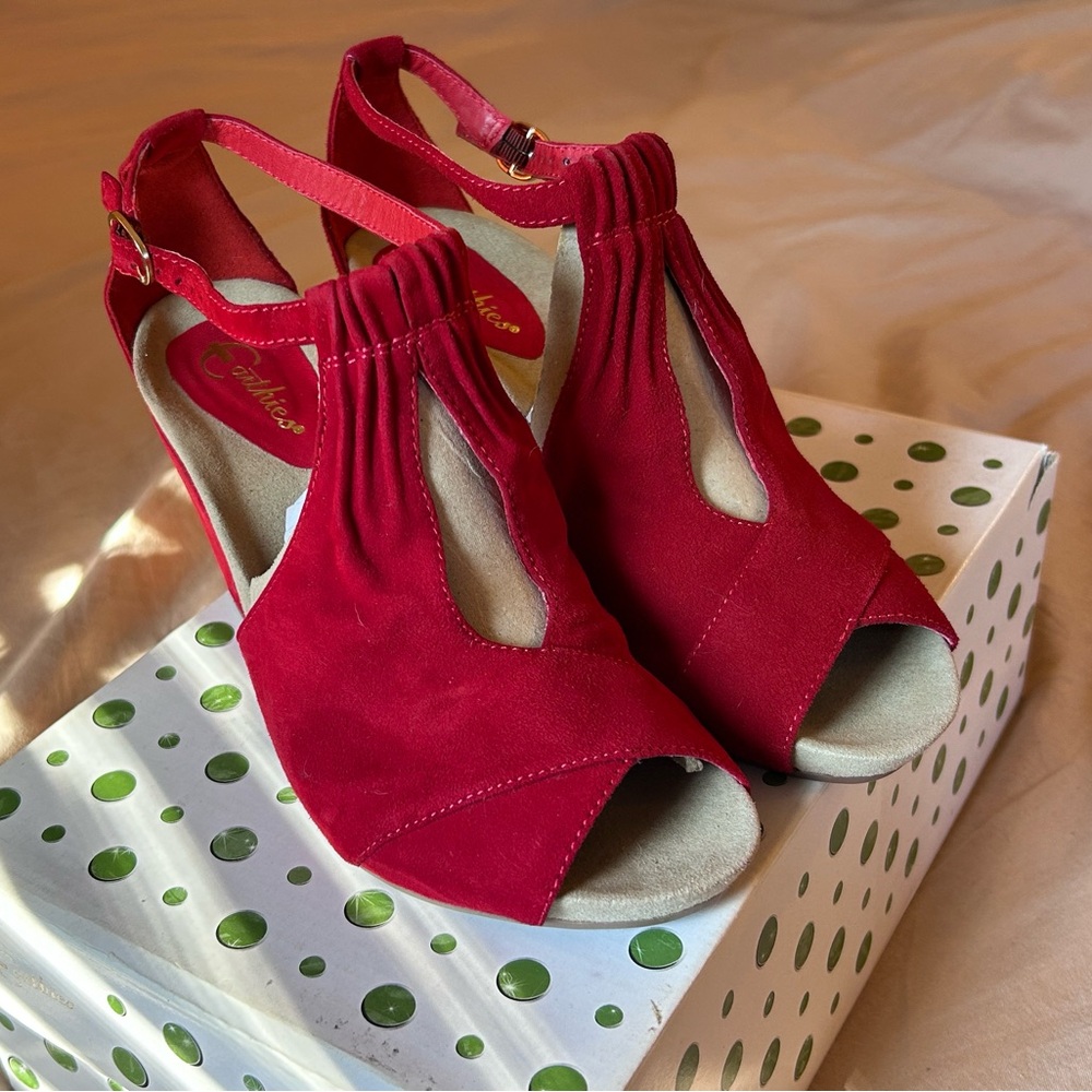 Earthies Veria women’s Size 9 Red Suede